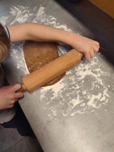 Teig wird ausgerollt