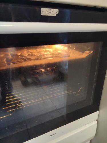 Teig-Figuren im Backofen